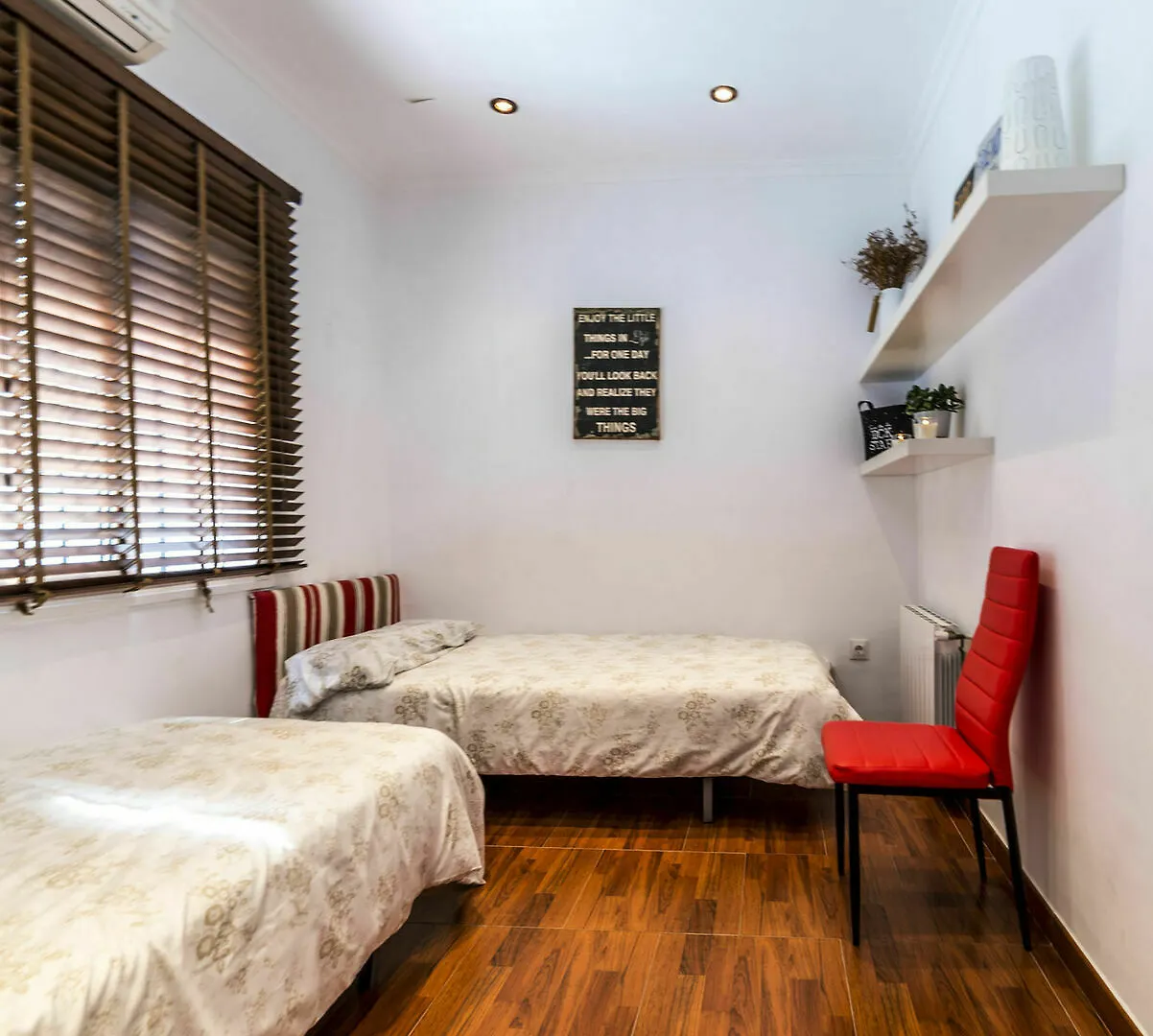 Casas De Campos - Quiet But Central Malaga Apartment
