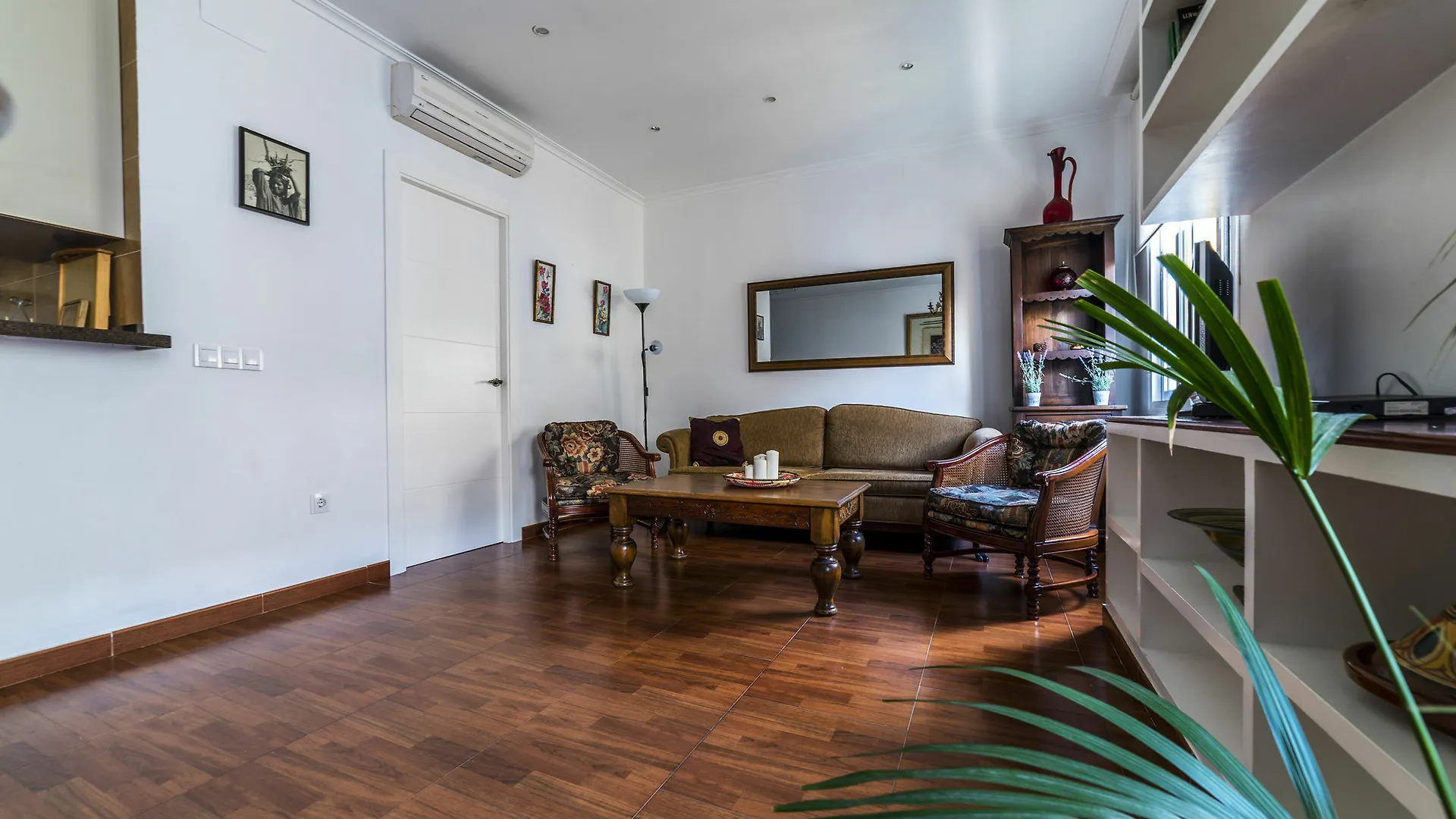 Apartment Casas De Campos - Quiet But Central Malaga