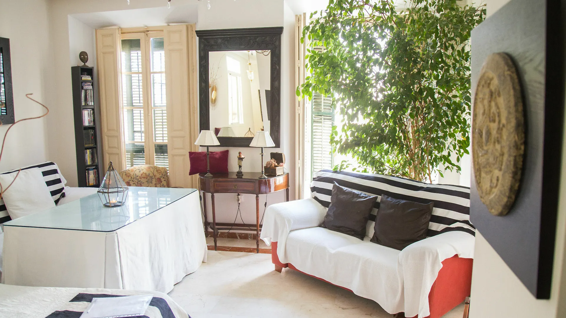 Casas De Campos - Quiet But Central Malaga Apartment